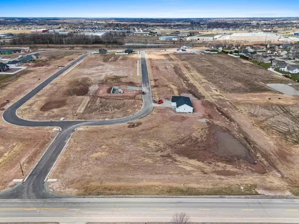 De Pere, WI 54115,387 LANSDOWNE ST #270