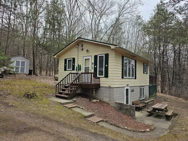 W5691 CEDAR TRL, Neshkoro, WI 54960