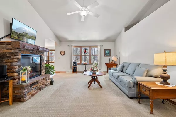 Abrams, WI 54101,1701 ROBERTS LN