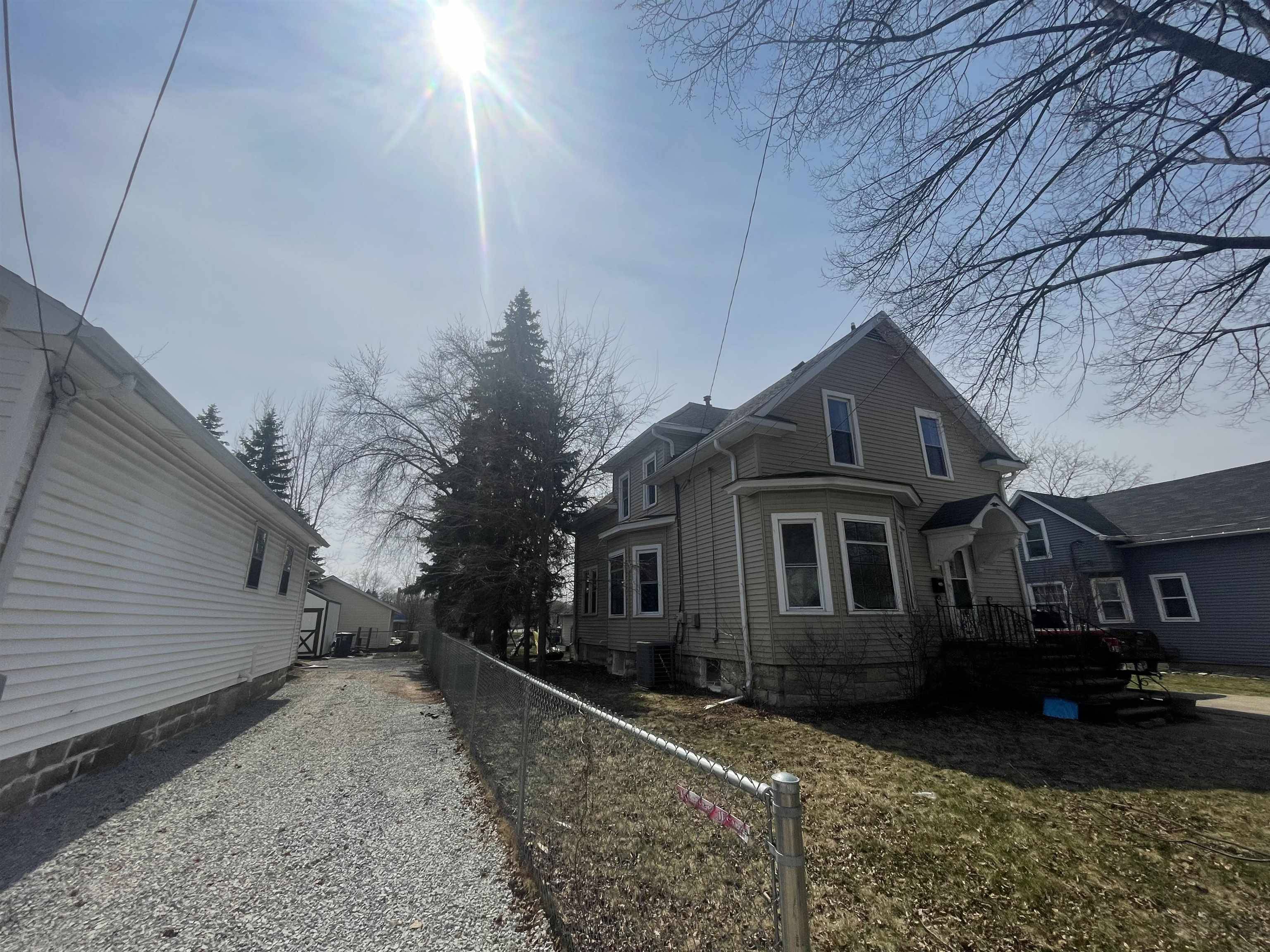 Green Bay, WI 54301,1264 CHICAGO ST