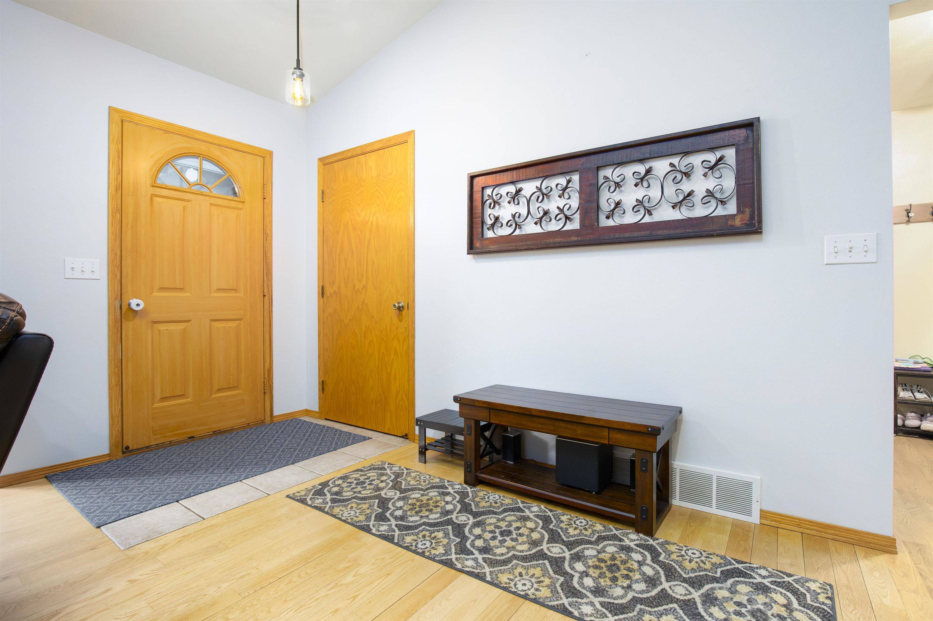 Menasha, WI 54952-8915,1225 CHELSEA CT