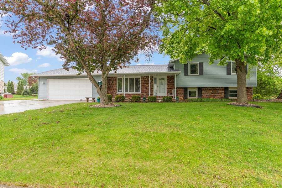 2282 COLLIER CT, Green Bay, WI 54311-6344