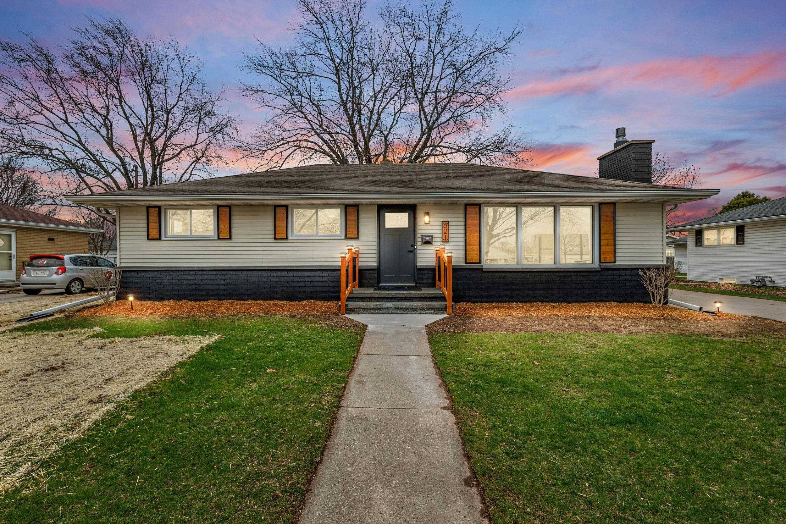 621 11TH ST, Menasha, WI 54952-1805