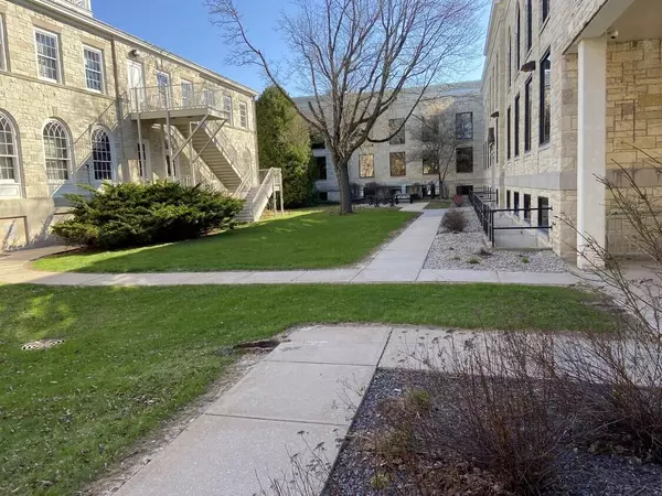 Appleton, WI 54915,1101 E SOUTH RIVER ST