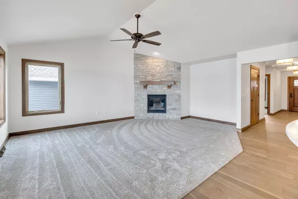Neenah, WI 54956,1419 PRAIRIE LAKE CIR
