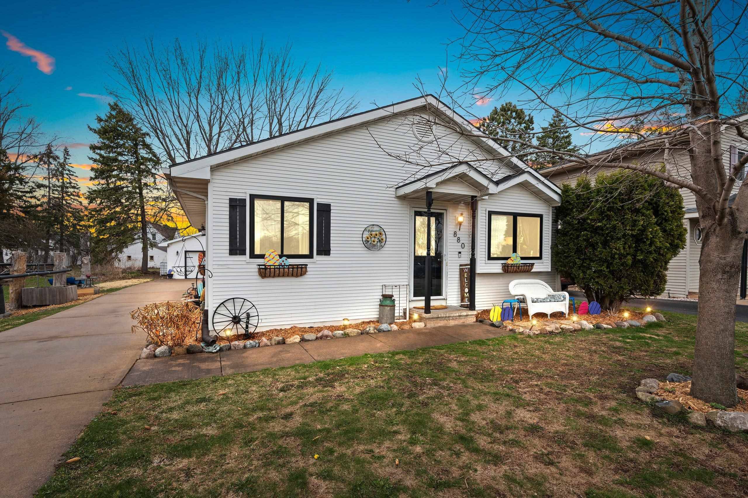 880 PICKETT AVE, Oshkosh, WI 54901-0000