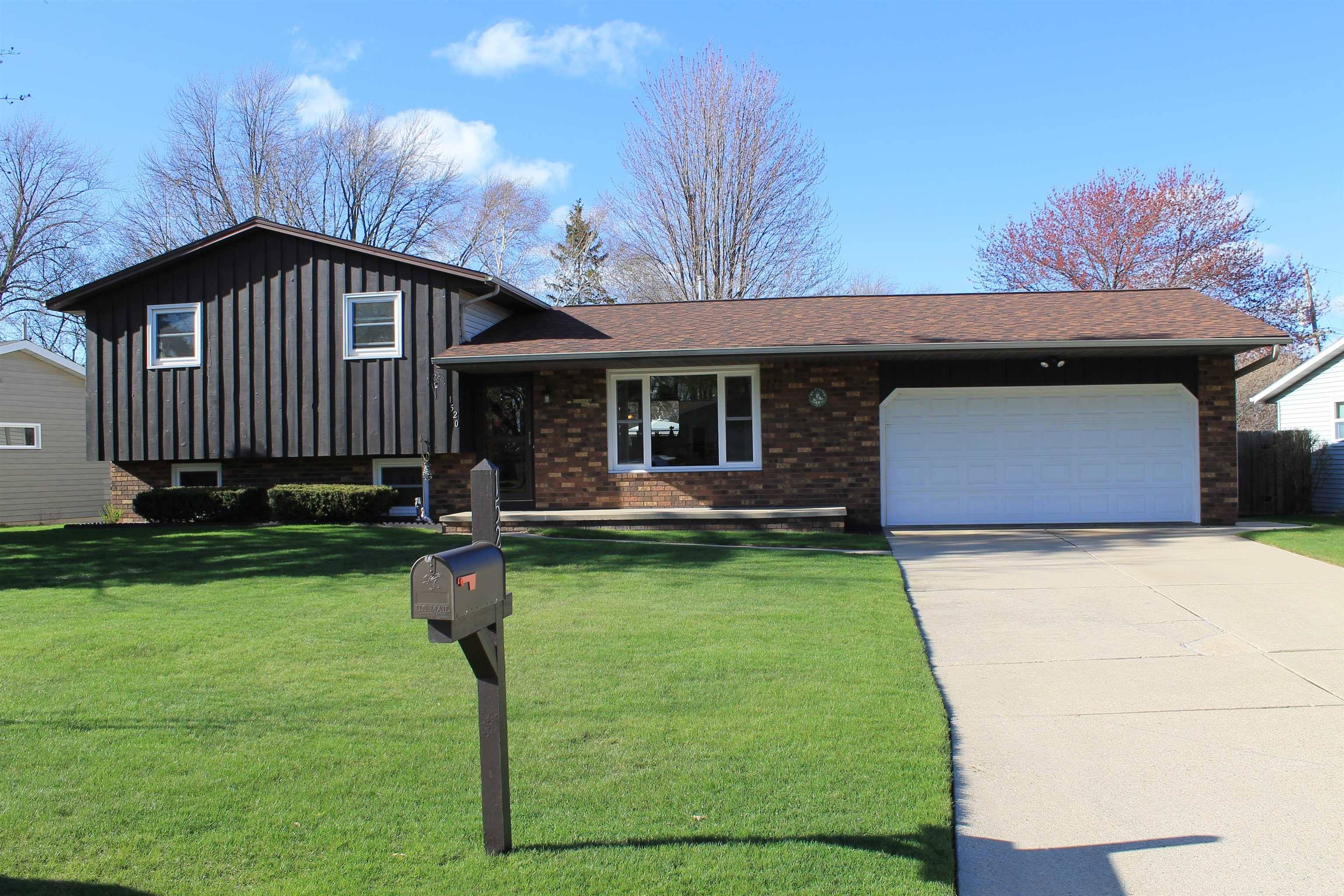 1520 KENNEDY DR, Green Bay, WI 54304