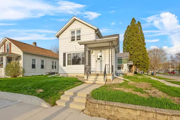 200 ROSALIA ST, Oshkosh, WI 54901