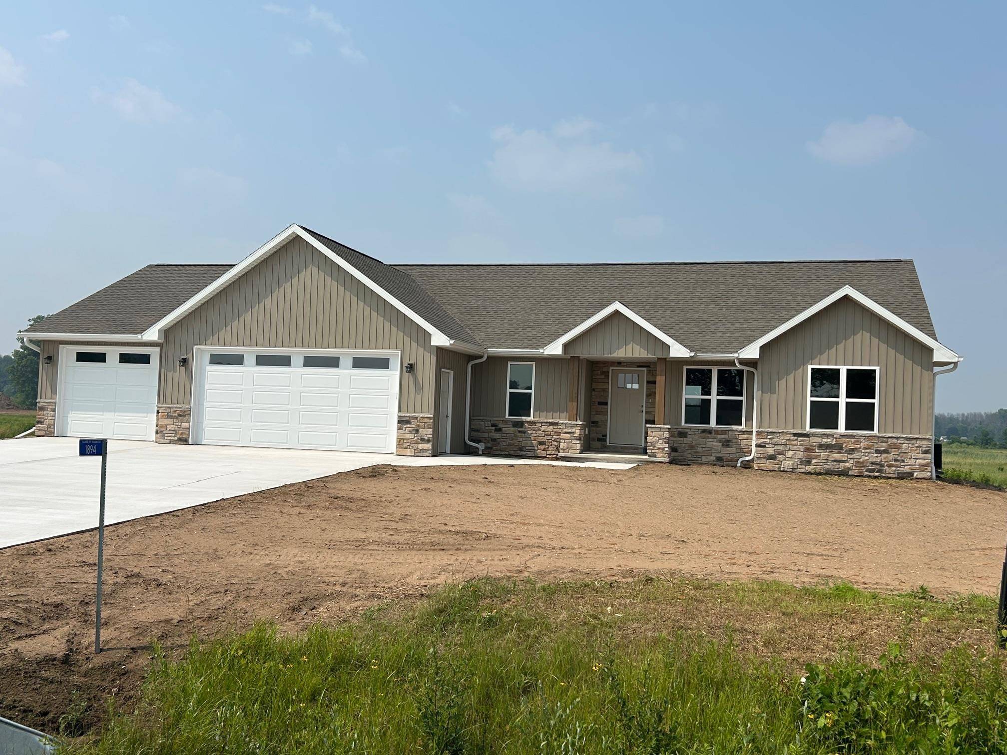 1894 LOST TRL, Suamico, WI 54313
