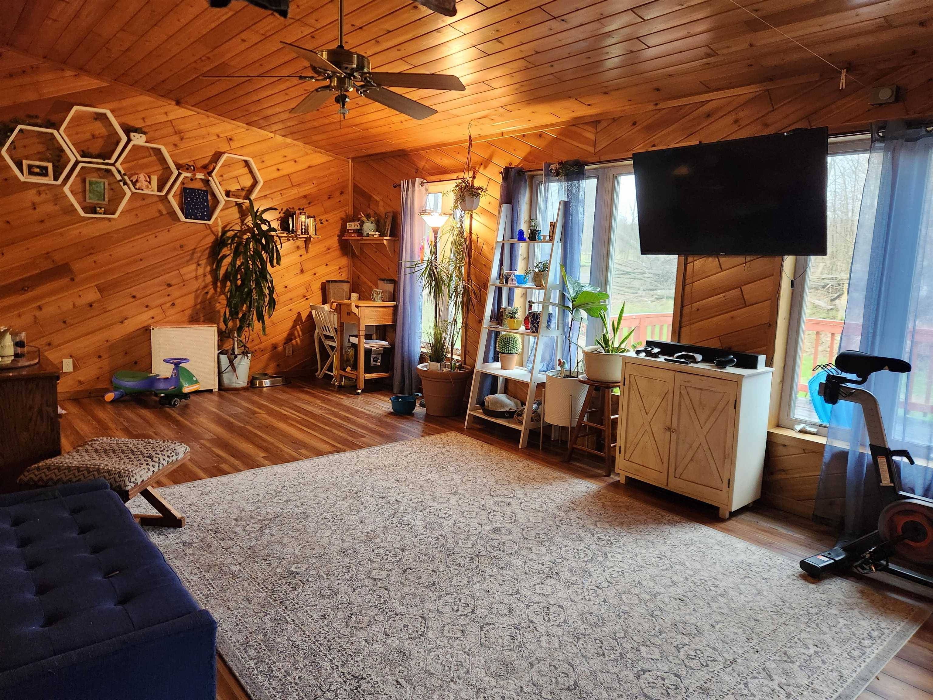 Gresham, WI 54128-8993,W11084 UPPER RED LAKE RD
