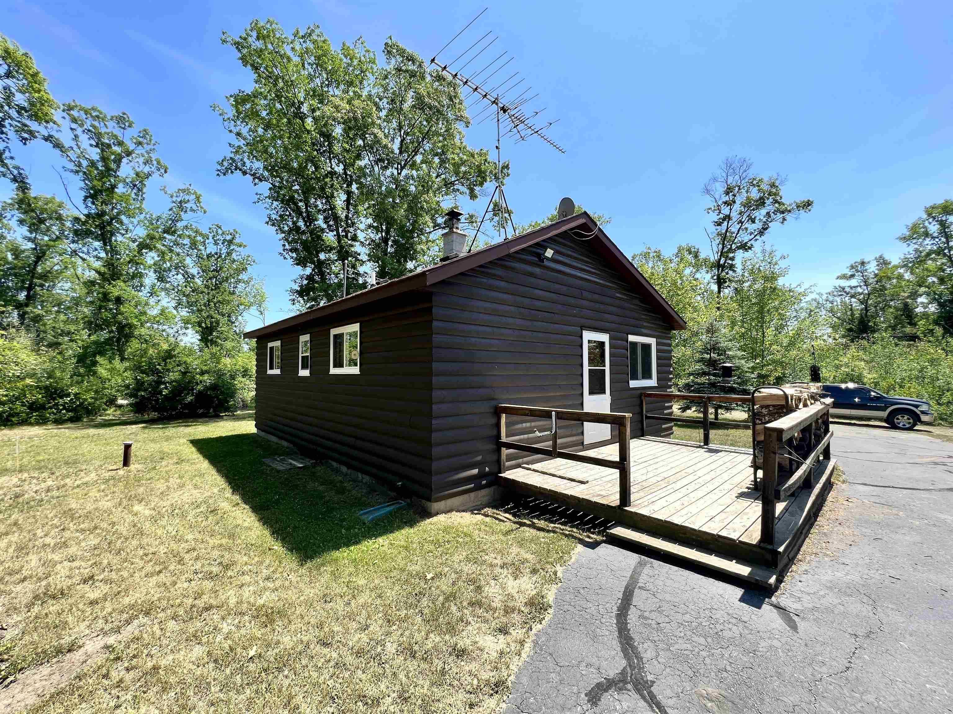 Crivitz, WI 54114,W8040 QUARRY RD