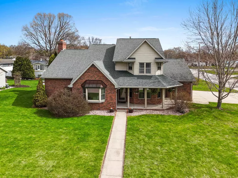 1310 FINCH LN, Ashwaubenon, WI 54313-6400