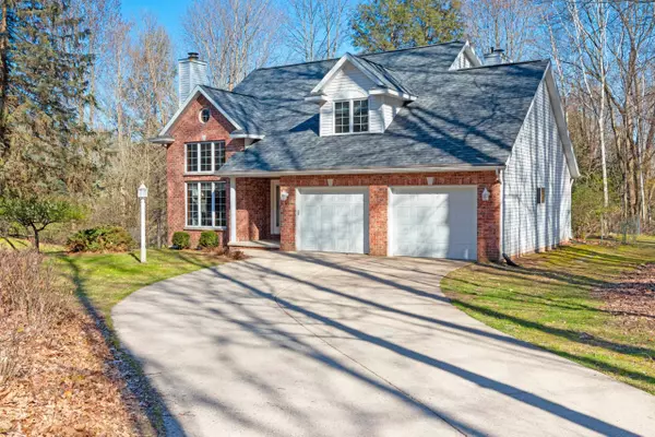 Pulaski, WI 54162,3084 RIVER FOREST HILLS DR