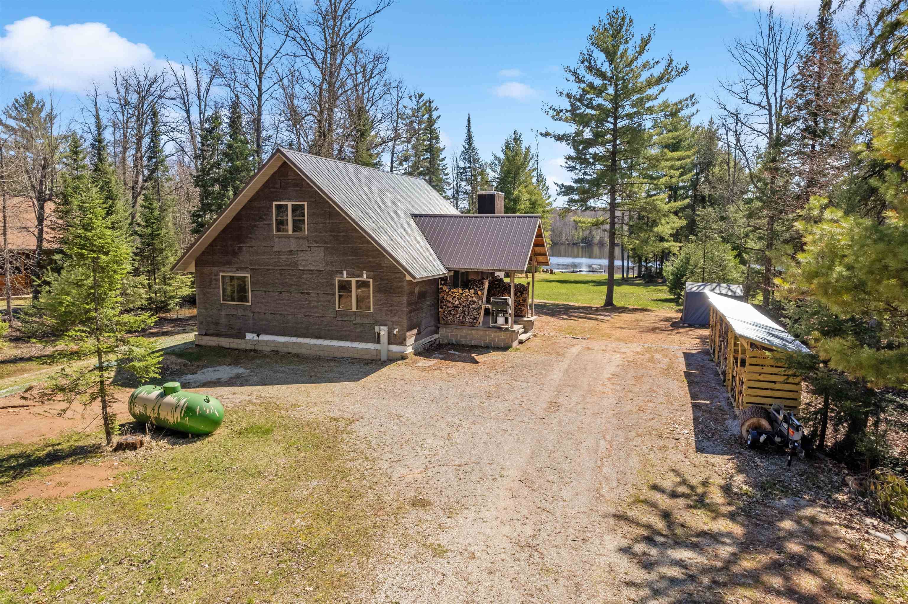 W10095 MISCAUNO ISLAND LN, Daggett, MI 49821