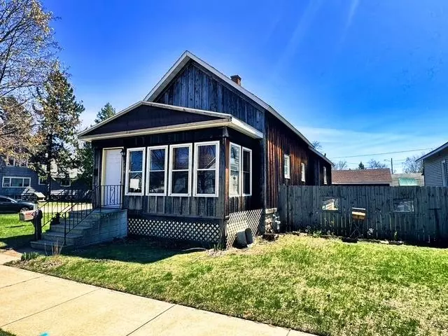 Marinette, WI 54143,1303 GARFIELD AVE