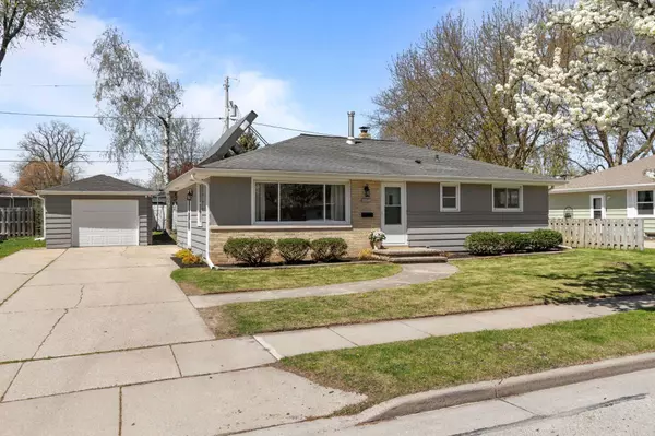 2519 N OWAISSA ST, Appleton, WI 54911