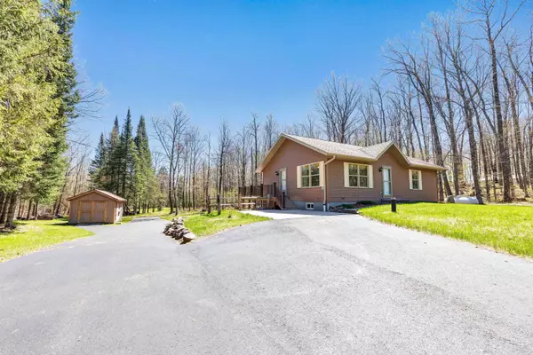 Iola, WI 54945,N11598 HELGESON RD