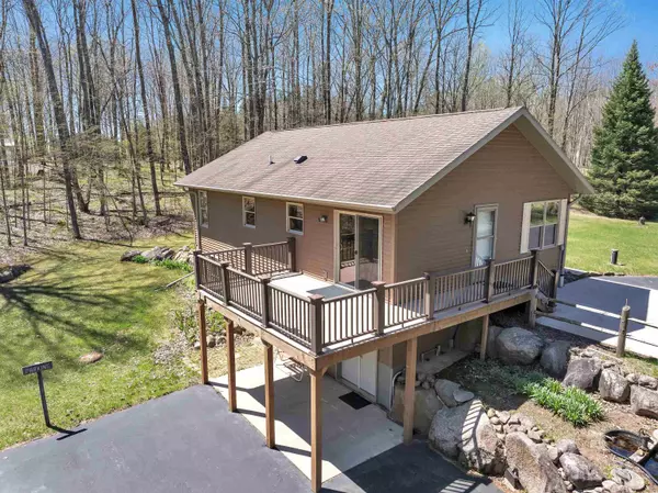 N11598 HELGESON RD, Iola, WI 54945