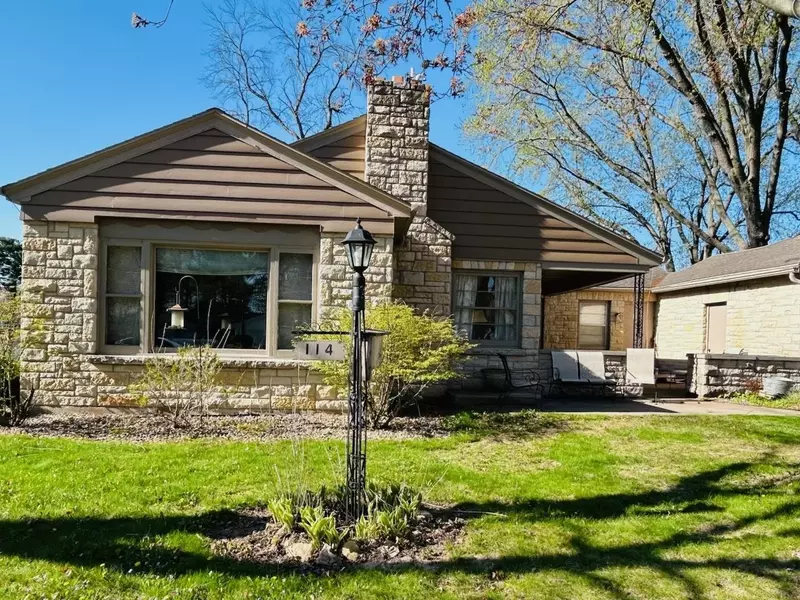 114 CIRCLE DR, Shawano, WI 54166