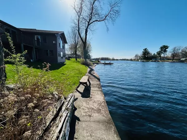 Shawano, WI 54166,114 CIRCLE DR