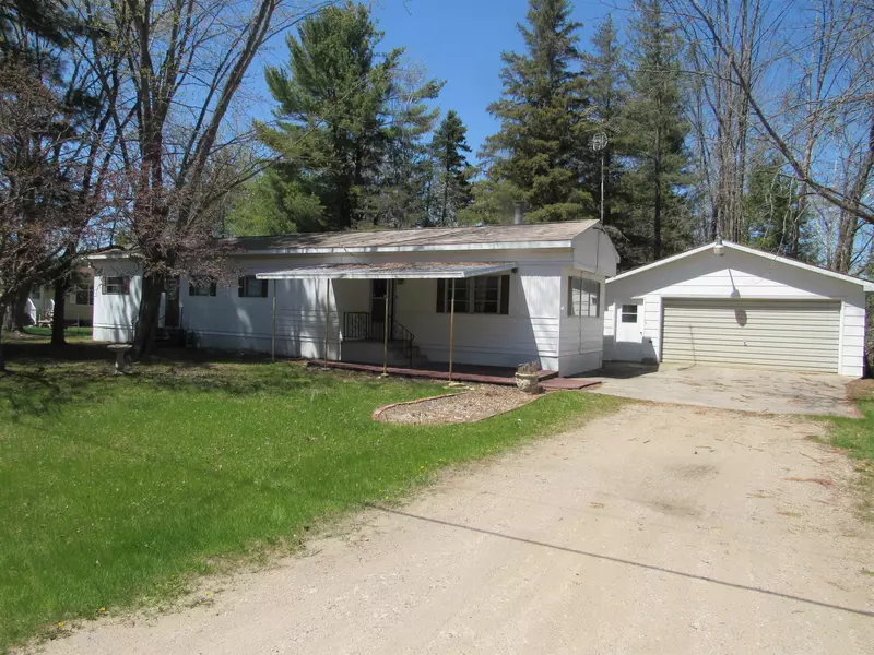 W6636 SUNSET DR, Menominee, MI 49858