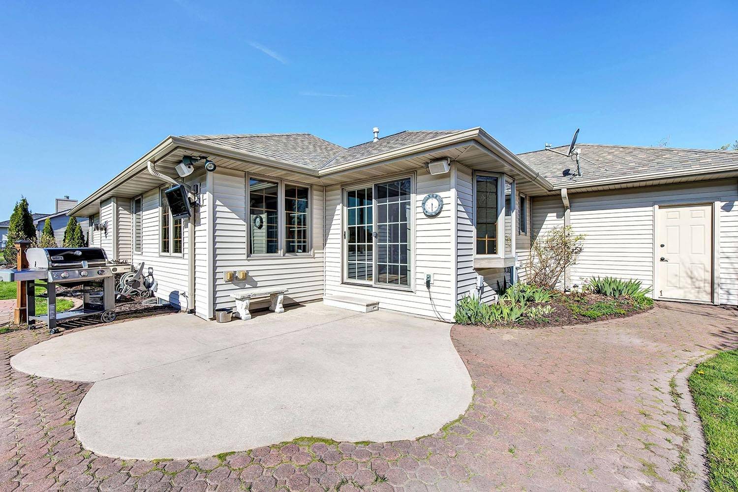 De Pere, WI 54115,1027 TANAGER TRL