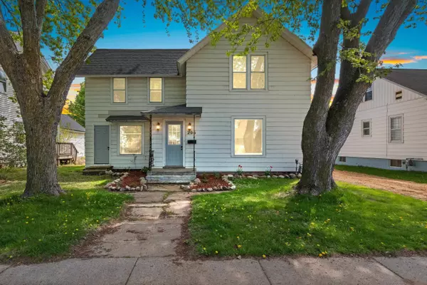 206 S LINCOLN ST, Shawano, WI 54166