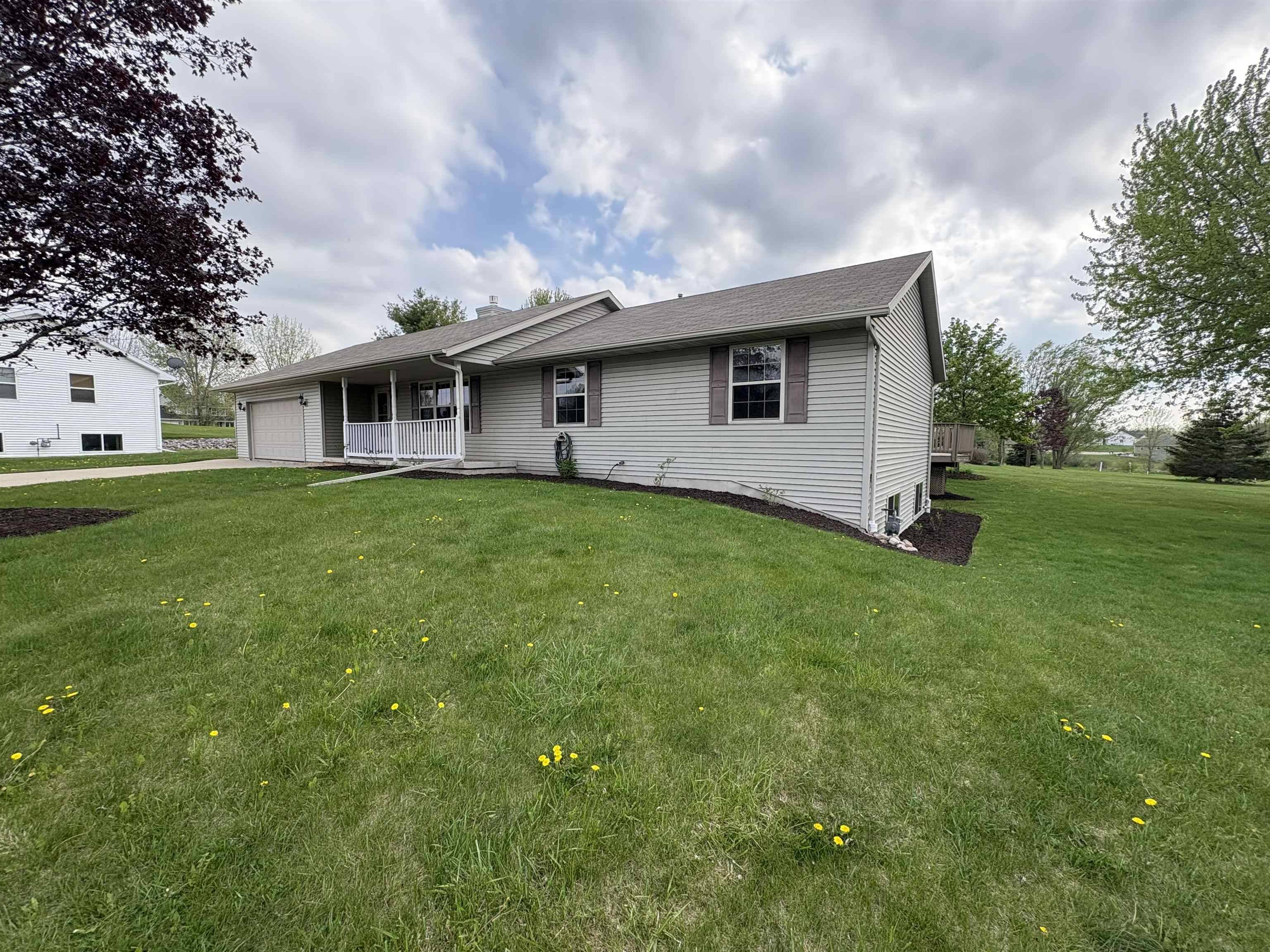 370 HOGAN CT, Cecil, WI 54111