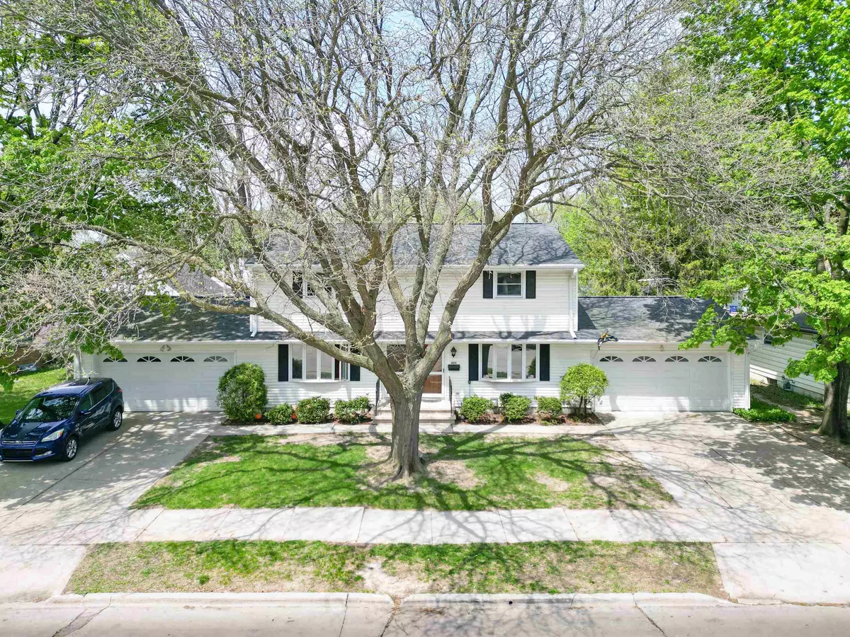 Green Bay, WI 54304-3753,1812 12TH AVE