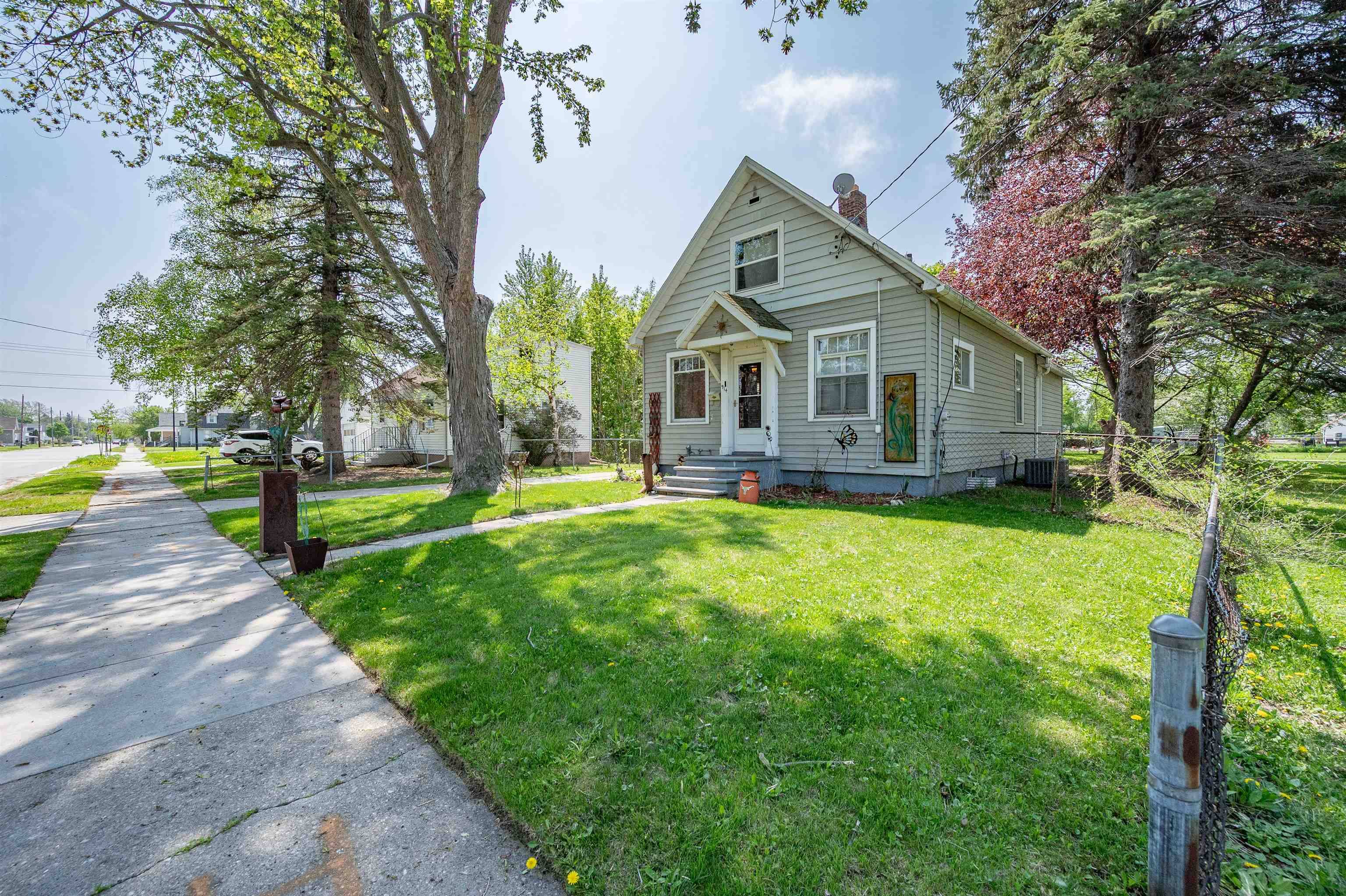 914 REBER ST, Green Bay, WI 54302