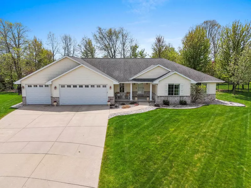 2074 SANDY SPRINGS RD, De Pere, WI 54115-7682