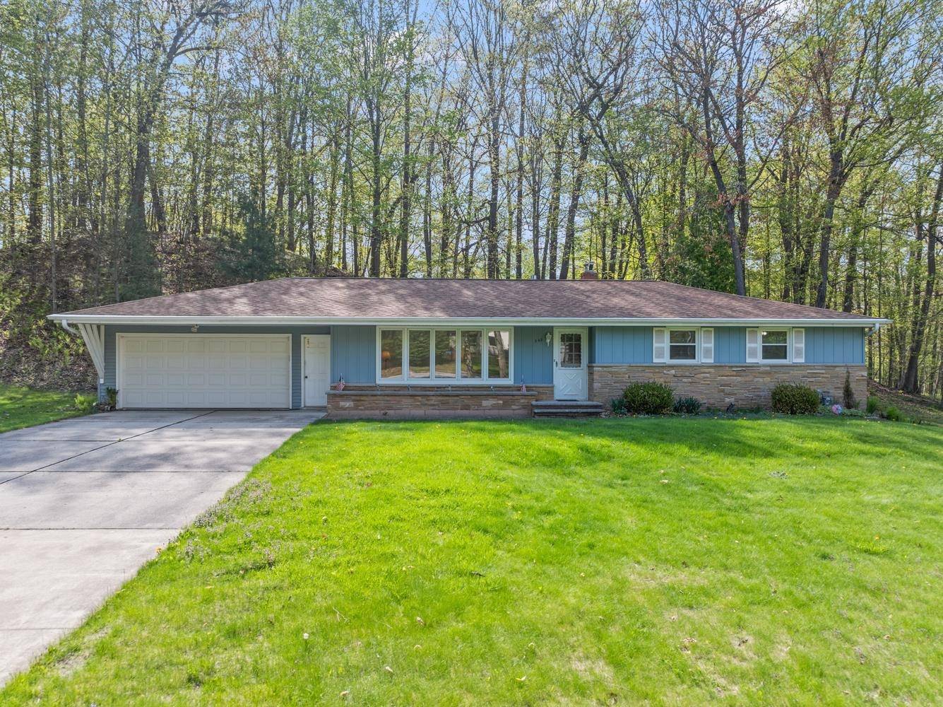 Green Bay, WI 54302-4326,348 SWISS HILL DR