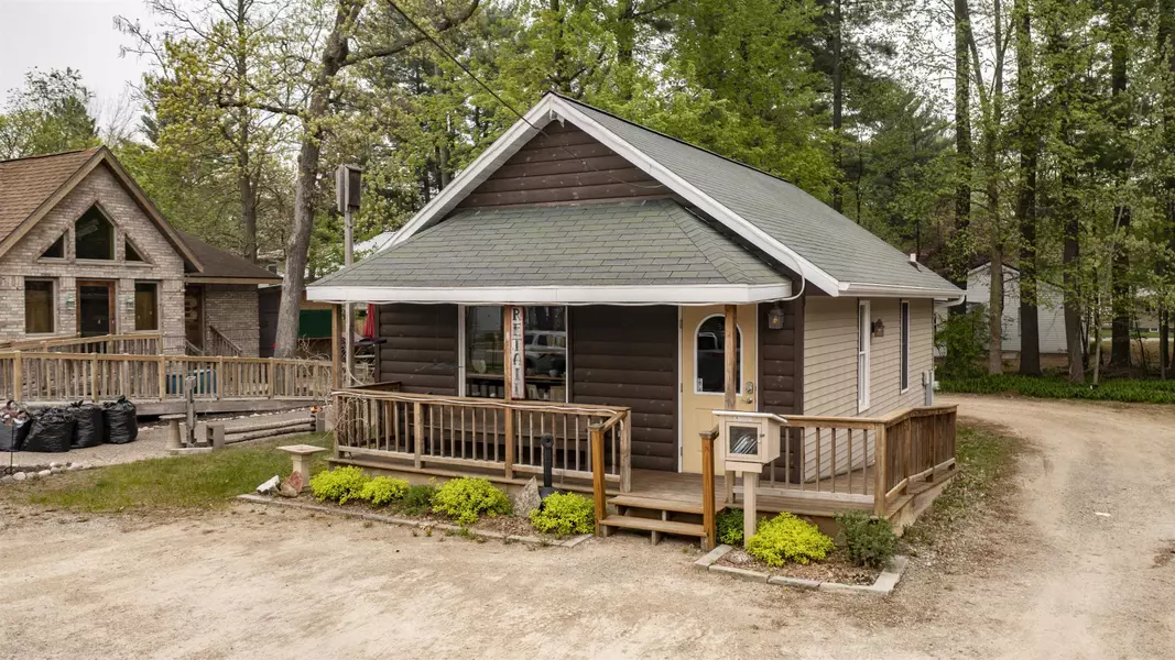 N2736 COUNTY ROAD QQ, Waupaca, WI 54981