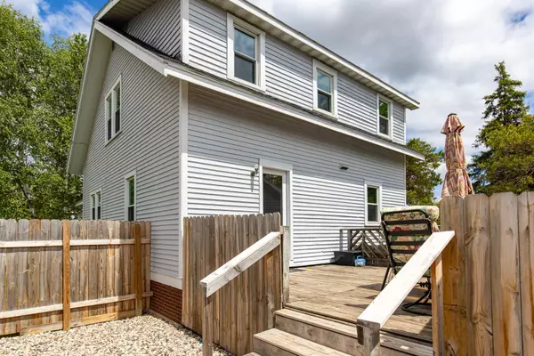 Oshkosh, WI 54902,805 W 9TH AVE