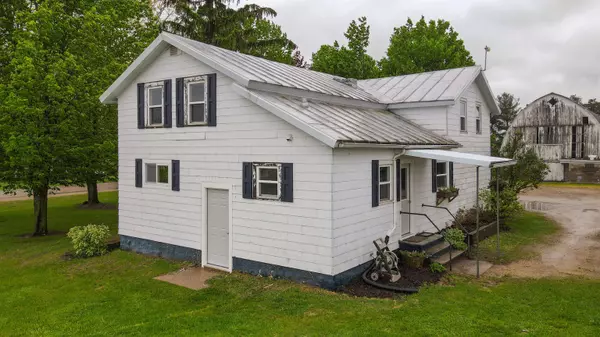 E3722 COUNTY ROAD EE, Waupaca, WI 54981