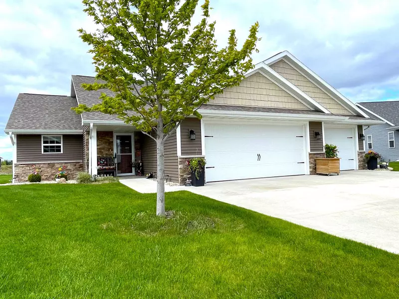 834 SHARON LN, Pulaski, WI 54162-1000