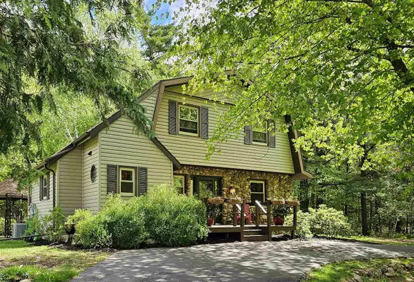 9388 ALPINE RD, Fremont, WI 54940-5