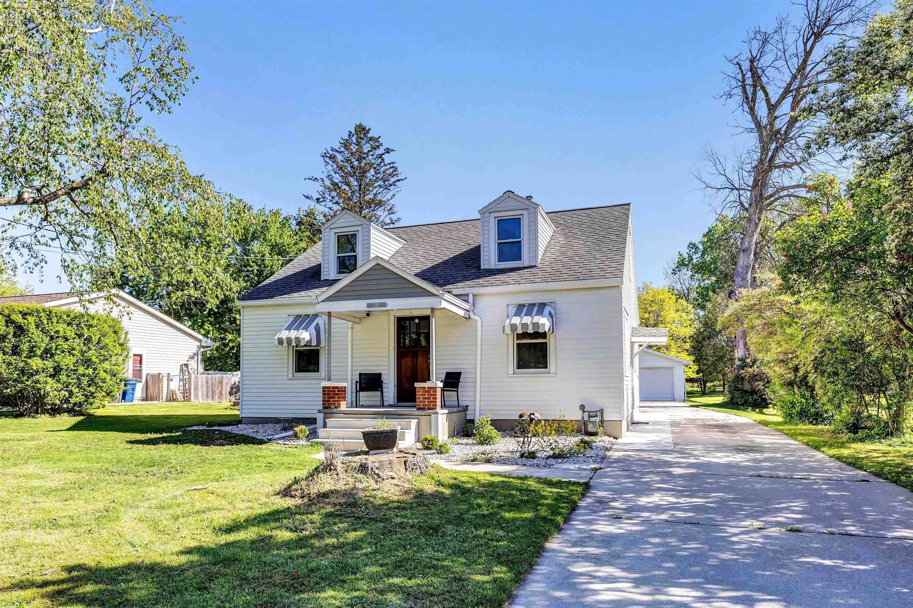 329 E KALB AVE, Green Bay, WI 54301-2437