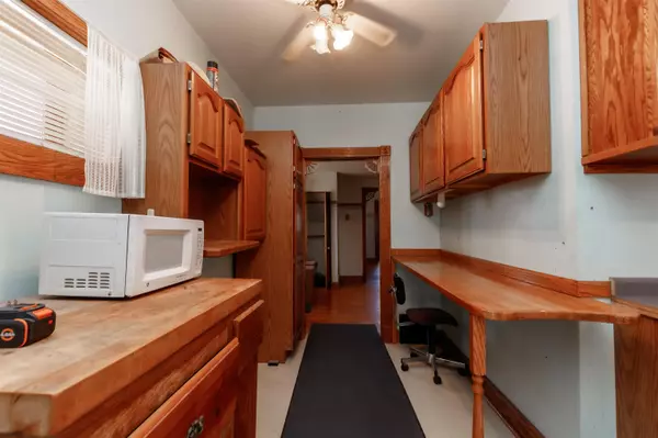 Fond Du Lac, WI 54935,302 W DIVISION ST