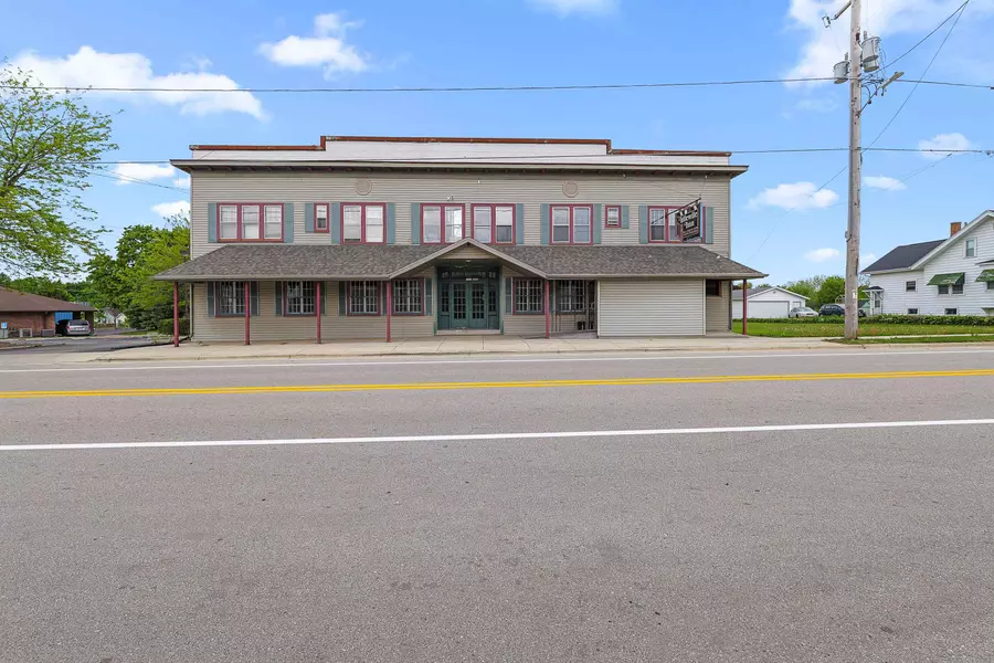 1302 MAIN ST, Saint Cloud, WI 53079