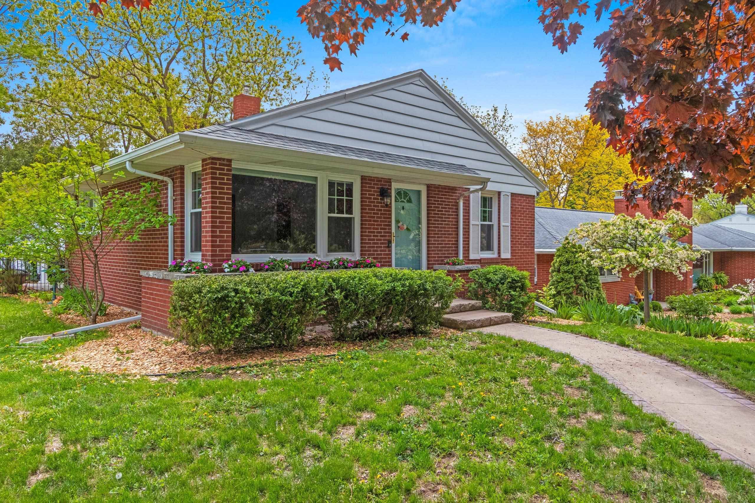 2575 BEAUMONT ST, Green Bay, WI 54301-2963