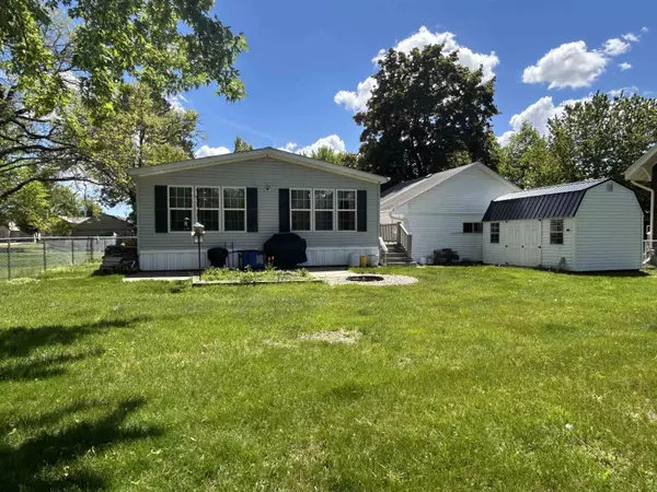 715 OAK ST,  Shawano,  WI 54166-0000