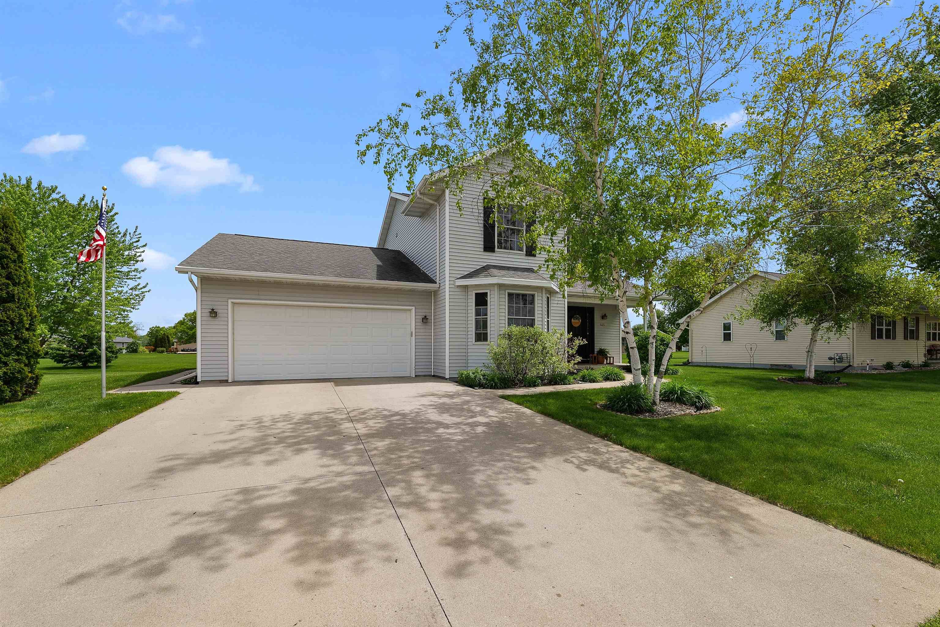 Fond Du Lac, WI 54935,665 N PRAIRIE RD