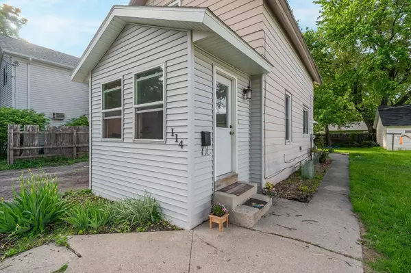 Oshkosh, WI 54901-3811,114 BALDWIN AVE