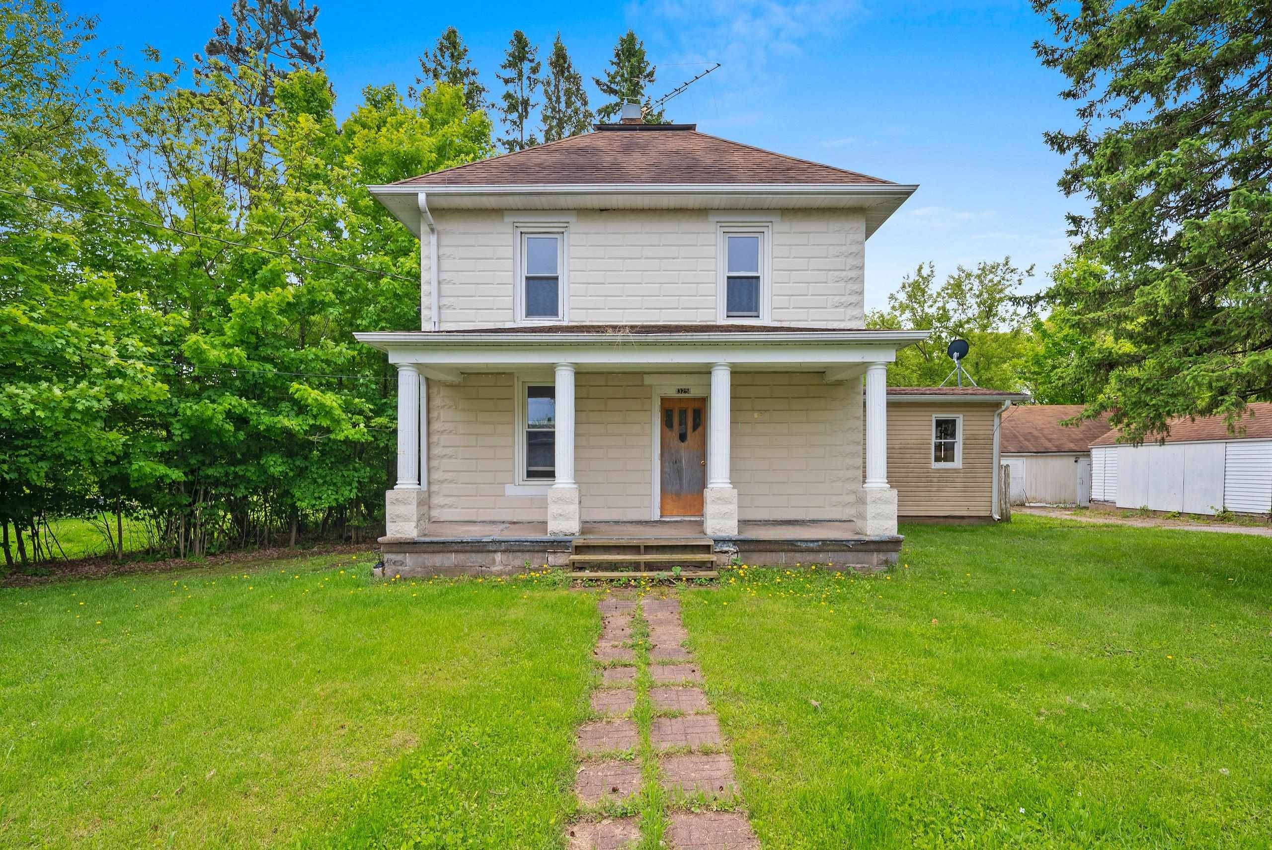 325 BLAINE ST,  Iola,  WI 54945