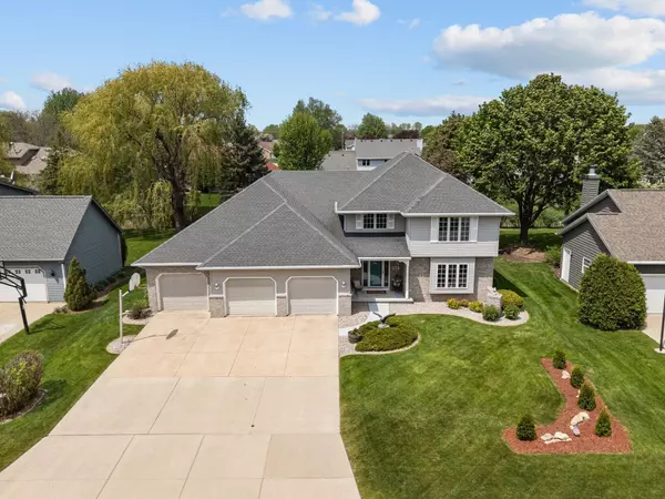 3221 N COUNTRY RUN DR, Appleton, WI 54914