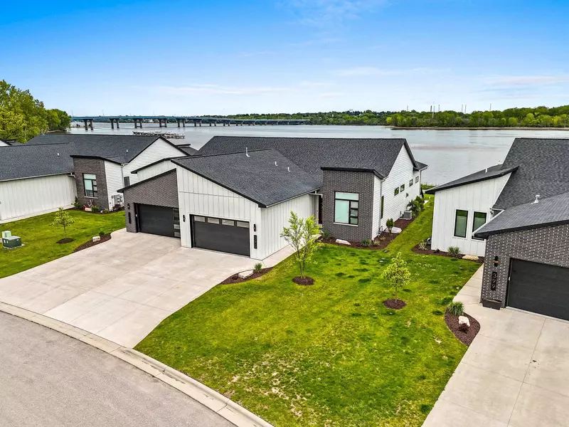 395 ALDON CIR, Green Bay, WI 54304-7000