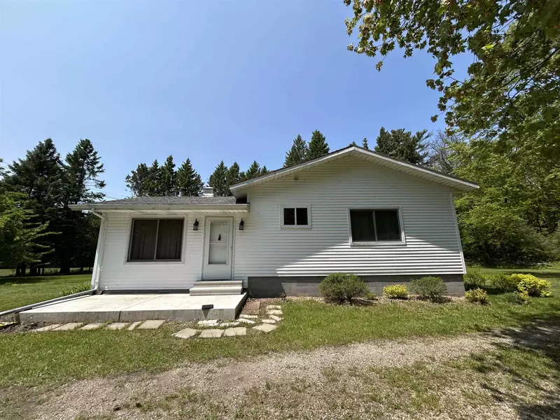 N1901 KUTZ RD, Marinette, WI 54143