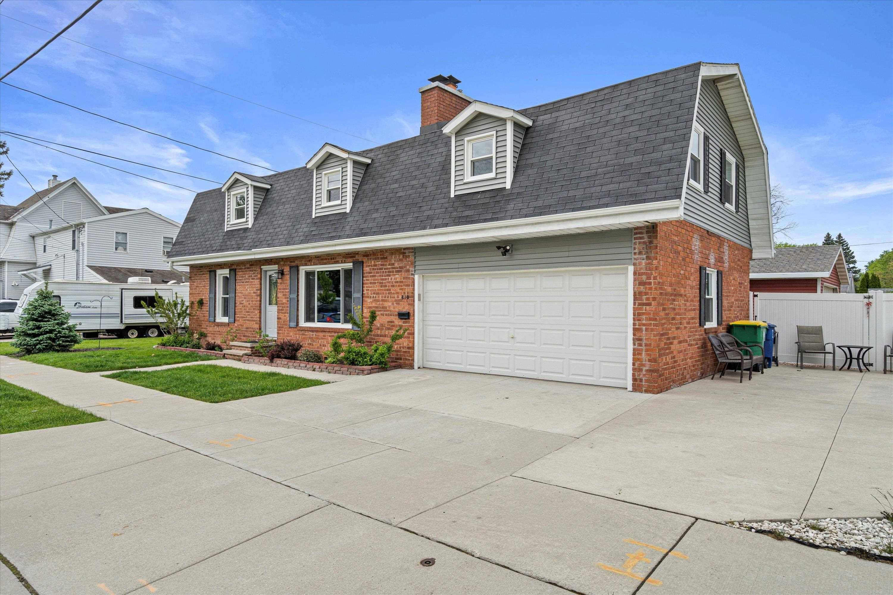 Green Bay, WI 54304,810 S CHESTNUT AVE