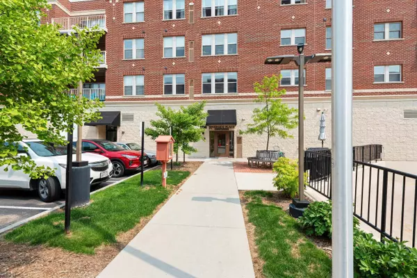 Green Bay, WI 54301,118 S WASHINGTON ST #231A